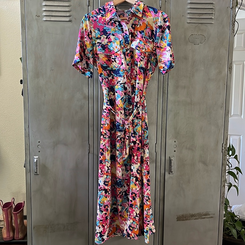 Vibrant belted dress